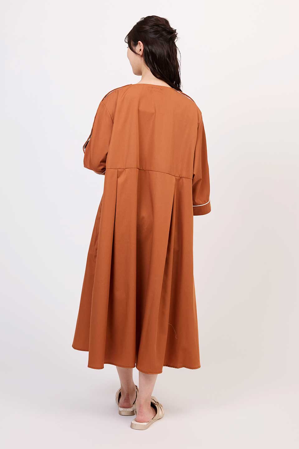 【B02】タックプリーツ分娩着